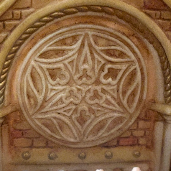 Heartland Valley Village Vintage Victorian Cathedral (1990s) - Picture 6 of 8